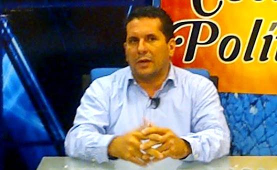 Regidor Pedro Fernández en el programa Coctel Político